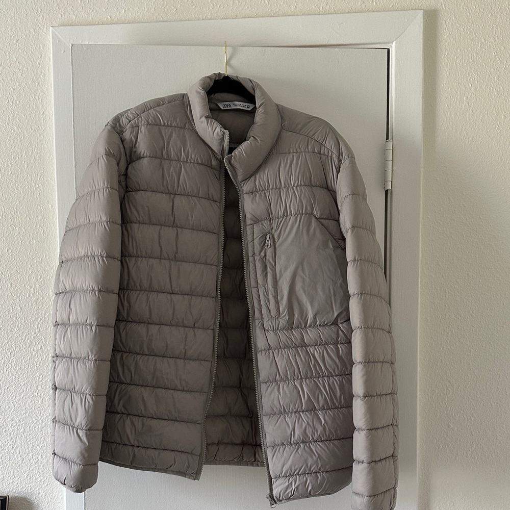 Zara Men's Light Gray Puffer Jacket